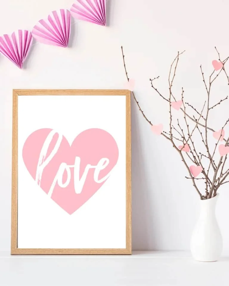 15 Romantic DIY Valentine's Decorations for Love Spaces